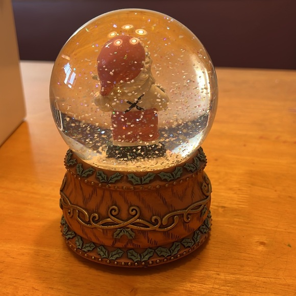Precious Moments Musical Snow Globe. “Made with Love”. New in box - Picture 3 of 11